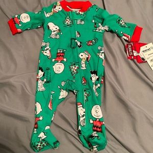 Newborn Christmas outfit
